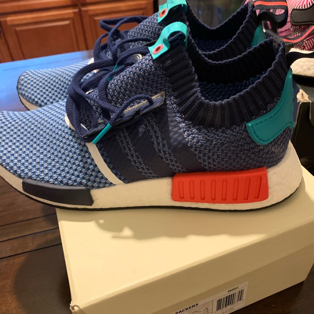 NMD_R1 PK Packers - Picture 2 of 3